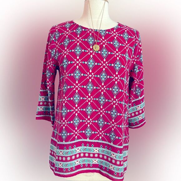 Like new! Boutique Everly adorable patterned flowy keyhole back top! - Picture 1 of 13